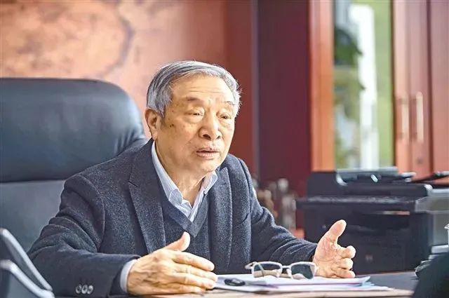 更殚余力付樵苏——记中国工程院院士向仲怀1.jpg